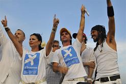 Bosé, Juanes, Olga Tañón y Sean Penn piden la liberación de los cinco cubanos, presos políticos en EEUU